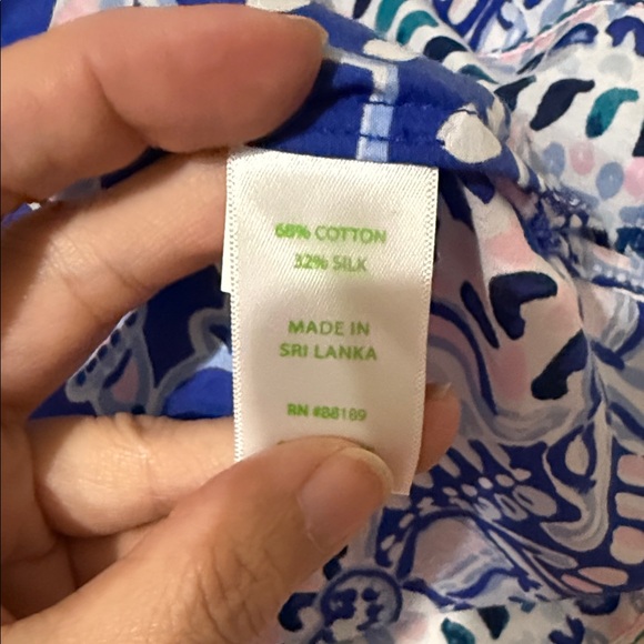 Lilly Pulitzer Silk Blend Blue/White/Pink engineered lightweight Blouse XL NEW - Picture 6 of 10